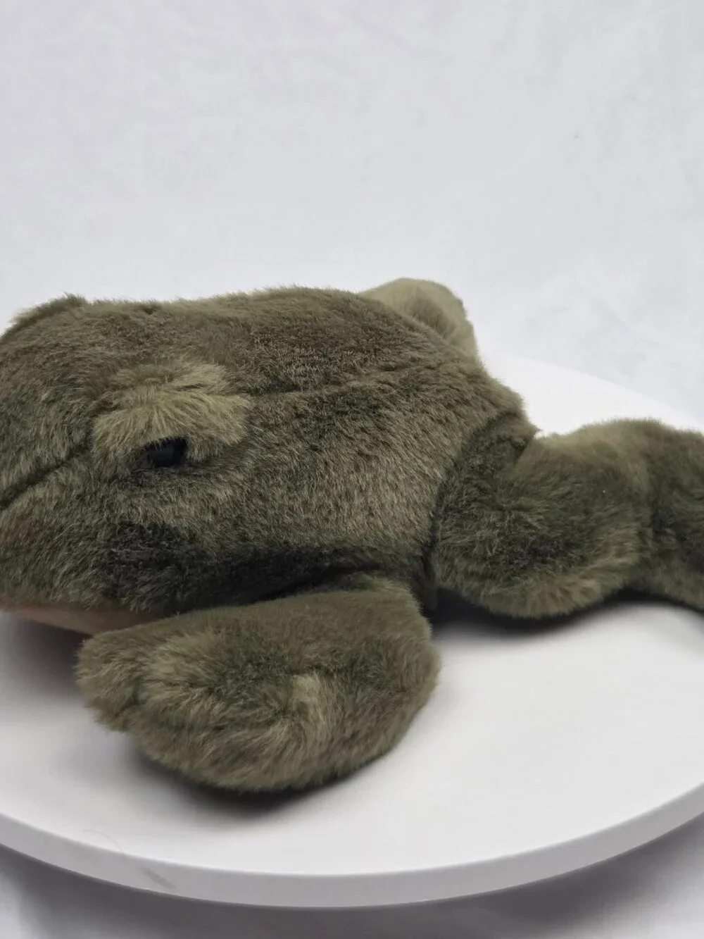 Anna Club Plush frog 12